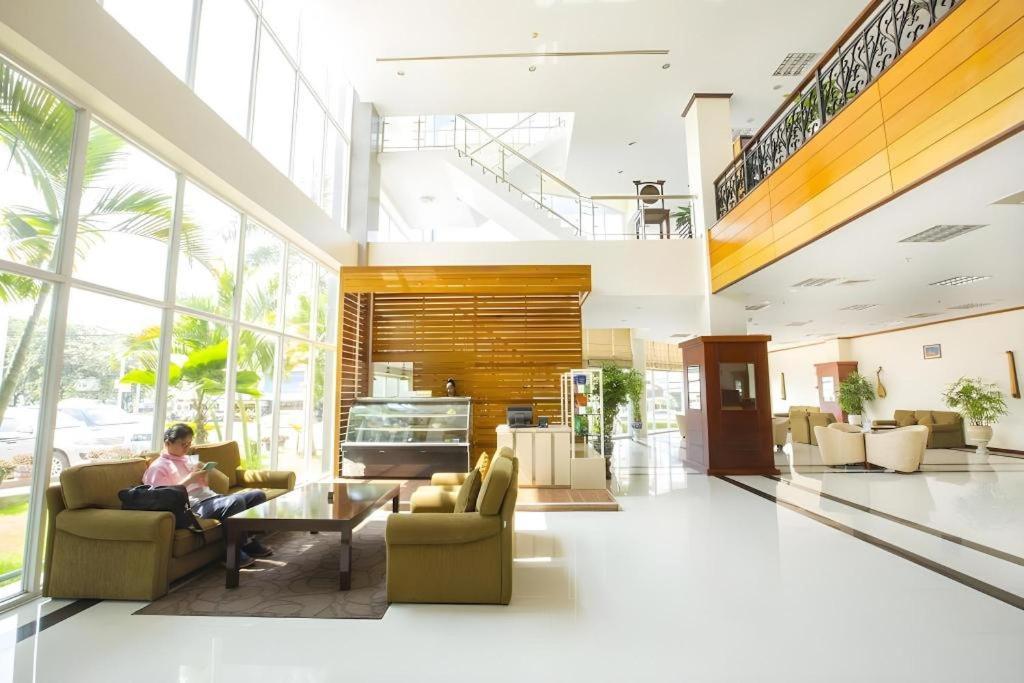 Vientiane Plaza Hotel Eksteriør billede